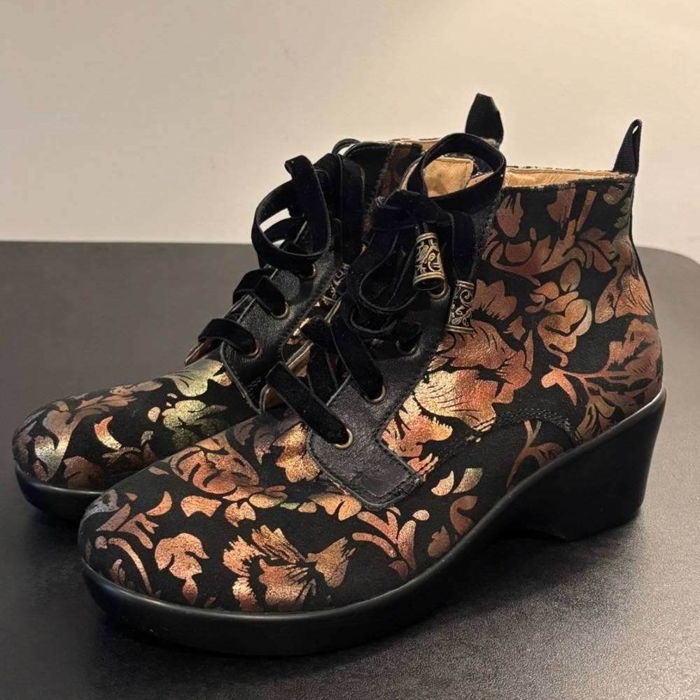 Alegria Eliz Women's Floral Pattern Leather Upper Ankle Boots sz 38 US 8 witchy